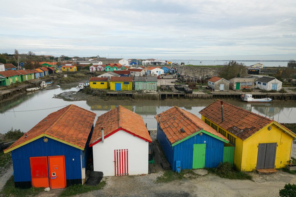 Anciennes cabanes ostréicoles réaménagées pour les artisans d'art