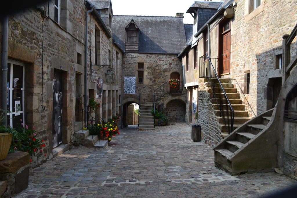 Cour du Foyer · Musée de la poêlerie · Maison de la dentellière