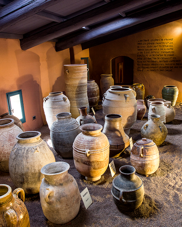 Salle des jarres au Musée de la Poterie méditerranéenne