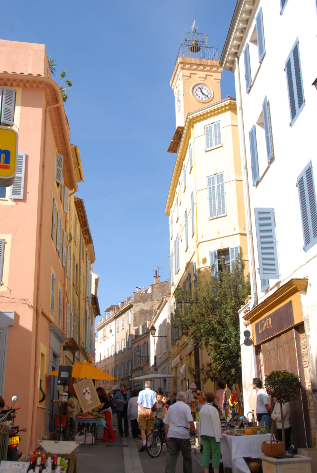 La rue Saint Sauveur et ses artisans d'art