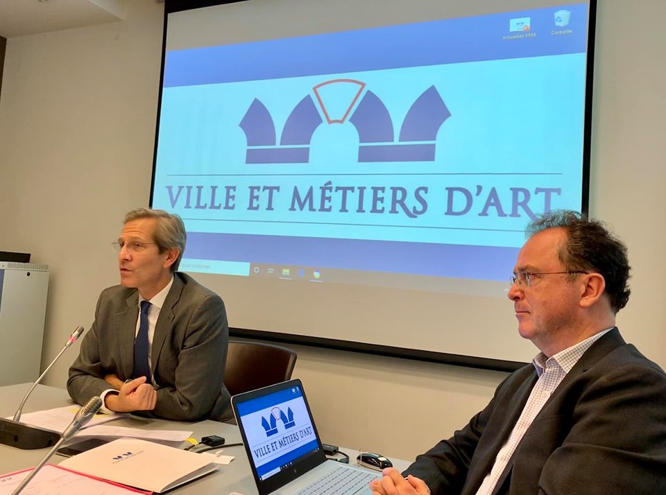 De g. à dr. : Olivier Brault, Directeur général à la Fondation Bettencourt Schueller et Christophe Poissonnier, Délégué général de Ville et Métiers d'Art