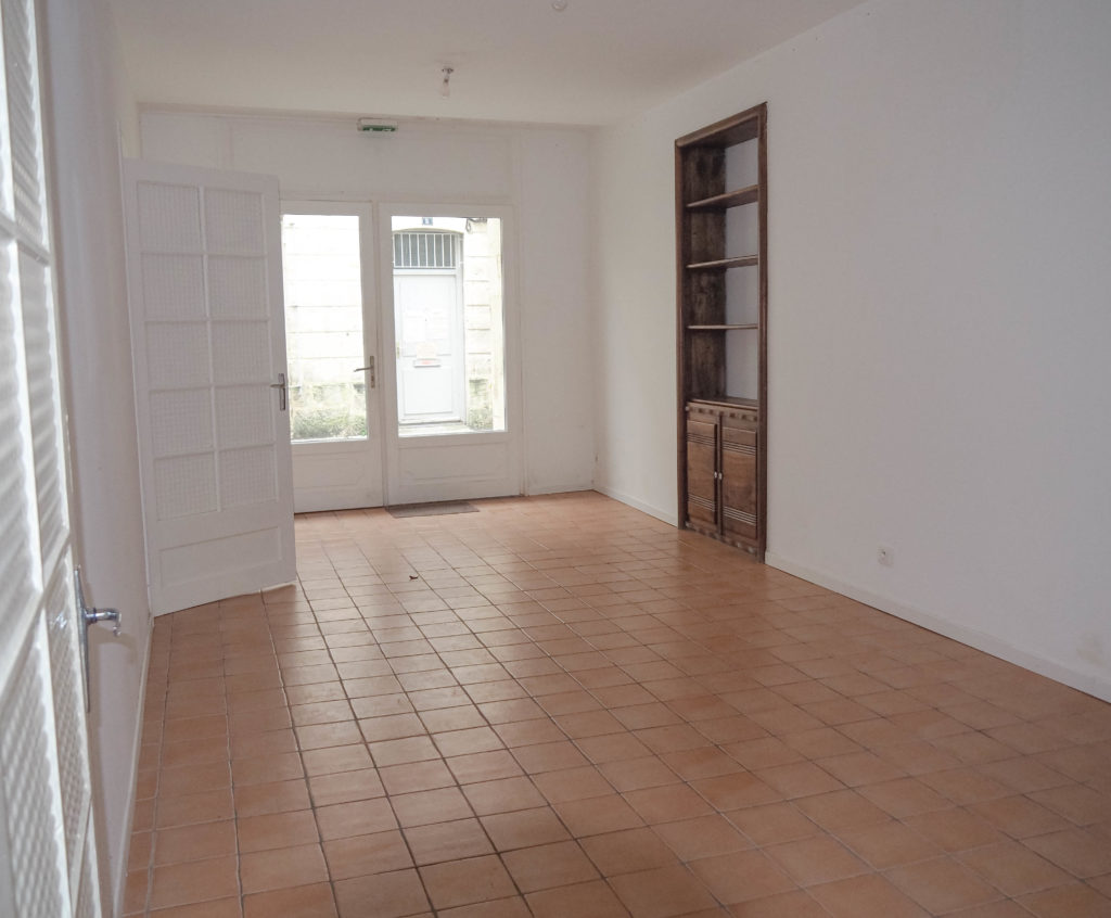 Local au 8 rue du Centre 17350 Saint Savinien sur Charente