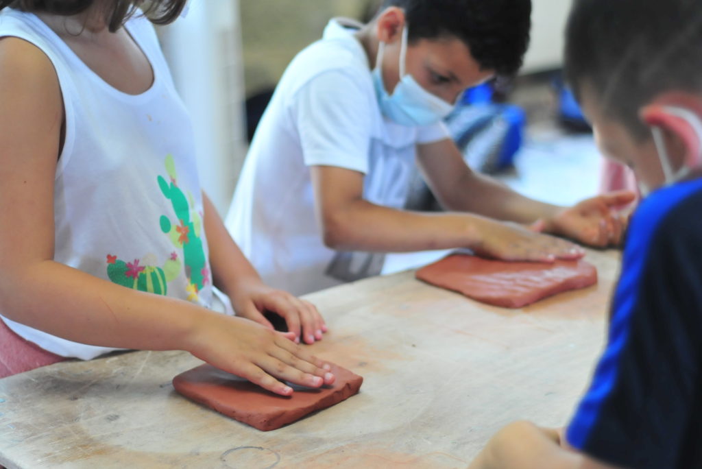 Cours de poterie pour enfants