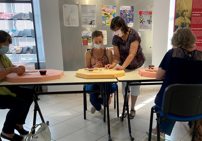 Atelier d'initiation à la dentelle aux fuseaux à la Maison des Dentelles d'Argentan