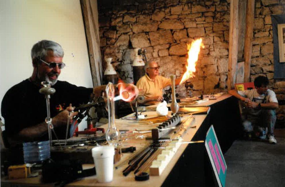 Verriers de l'association gâtinaise des Amis du Musée du Verre et de ses Métiers