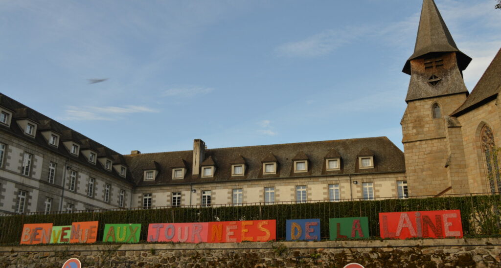 Installation Tricot sur la Ville ©F.P