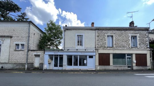 Local 65 m² + Cour 25 m²