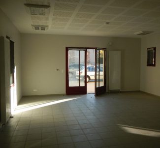 Local 50 m² • LOUÉ •