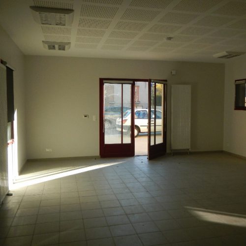 Local 50 m² • LOUÉ •