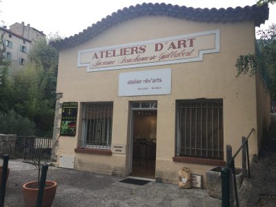 Local 33 m² • LOUÉ •