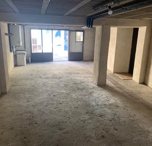 Local 54 m² - LOUÉ