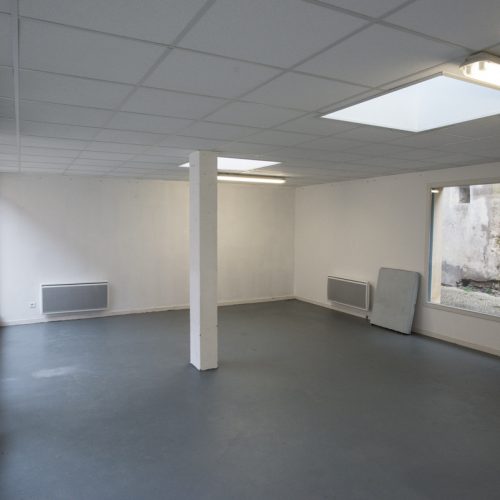 Local 44 m² • LOUÉ •